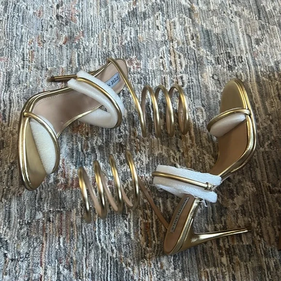 Steve maddens exotica gold sandals - Picture 2 of 9